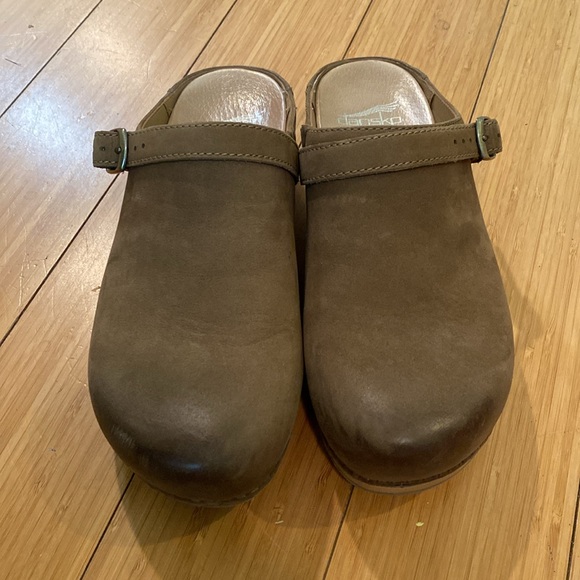 Dansko clogs size 7 burnished leather - Picture 9 of 10